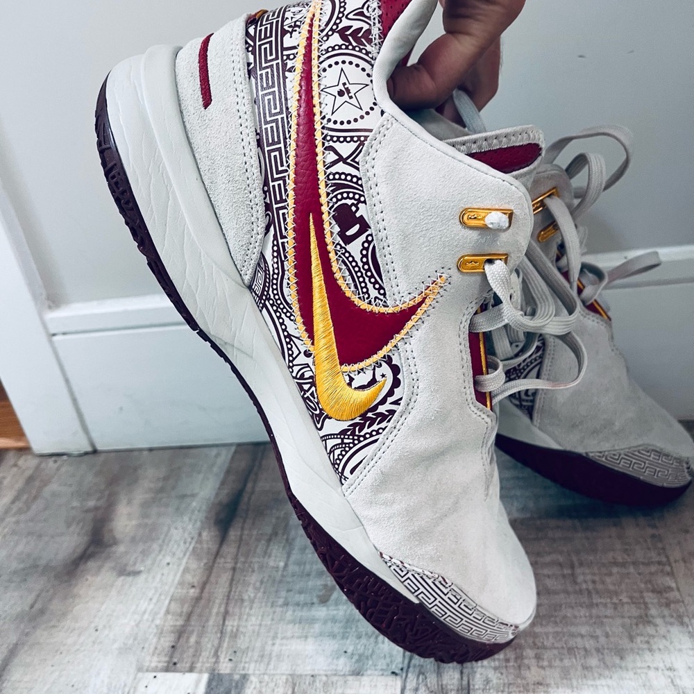 Nike White and Burgundy Sneakers with Gold Details